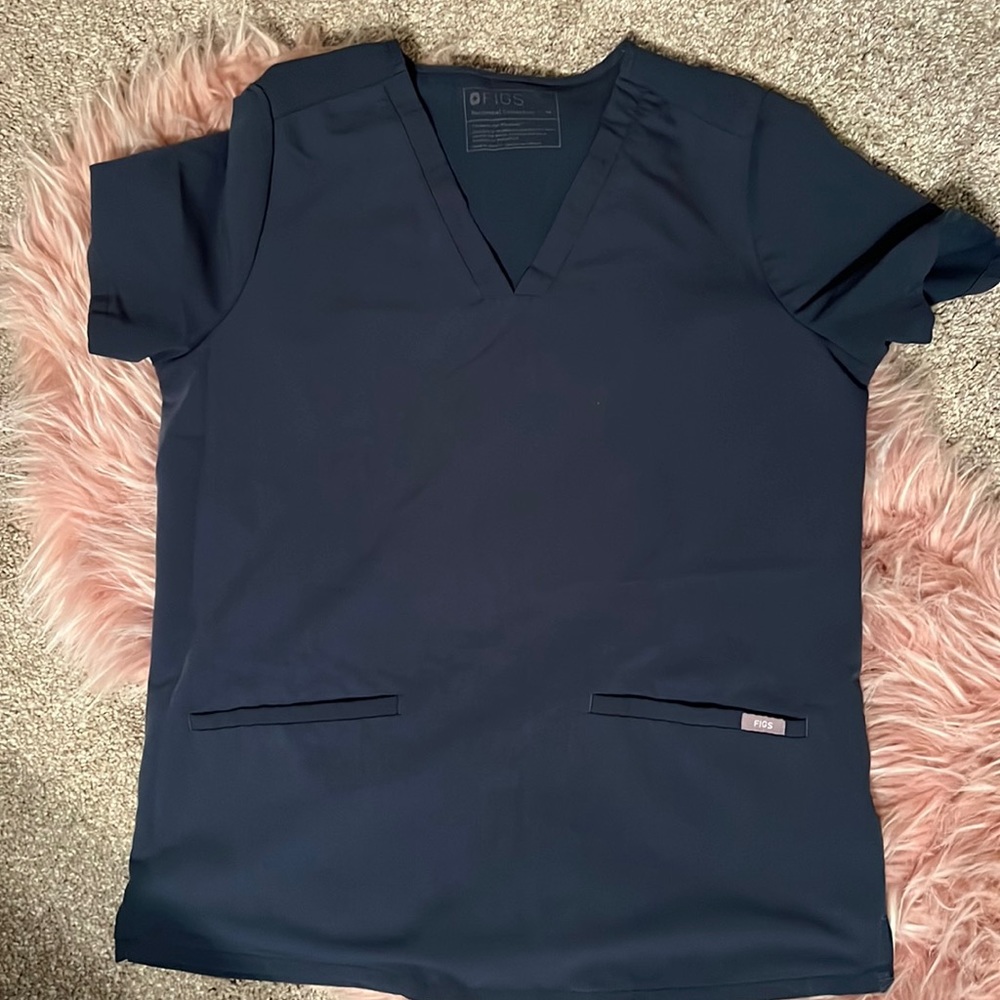 Women’s Figs scrub top. Size M.